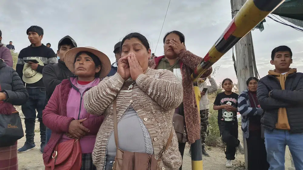 Fire deep in gold mine in southern Peru kills 27 workers