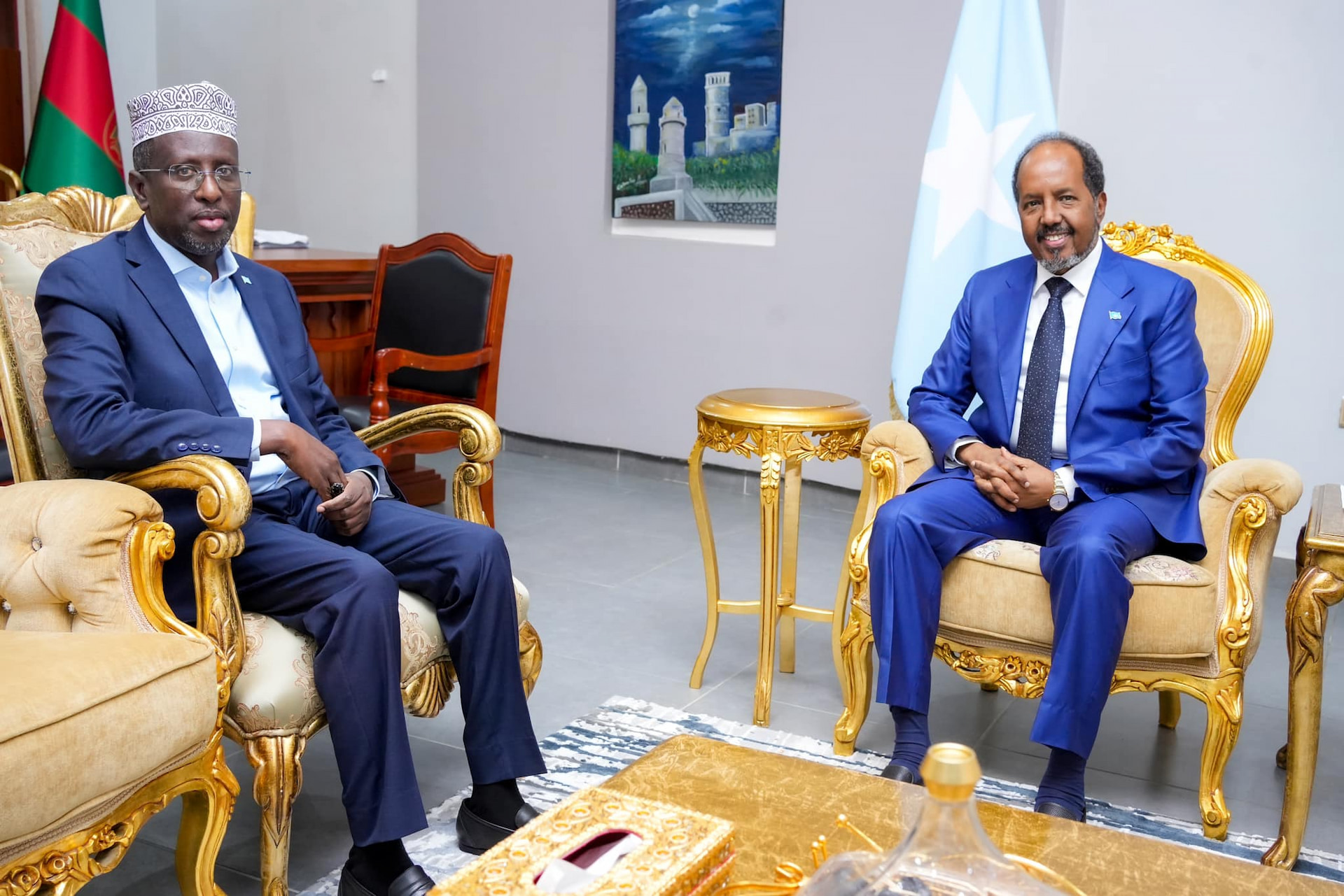 President Hassan Sheikh receives former President at the Villa