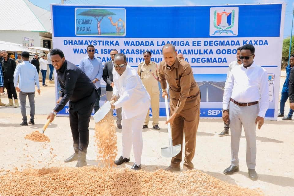 Mogadishu Mayor Launches New Tarmac Road Project in Kaxda District