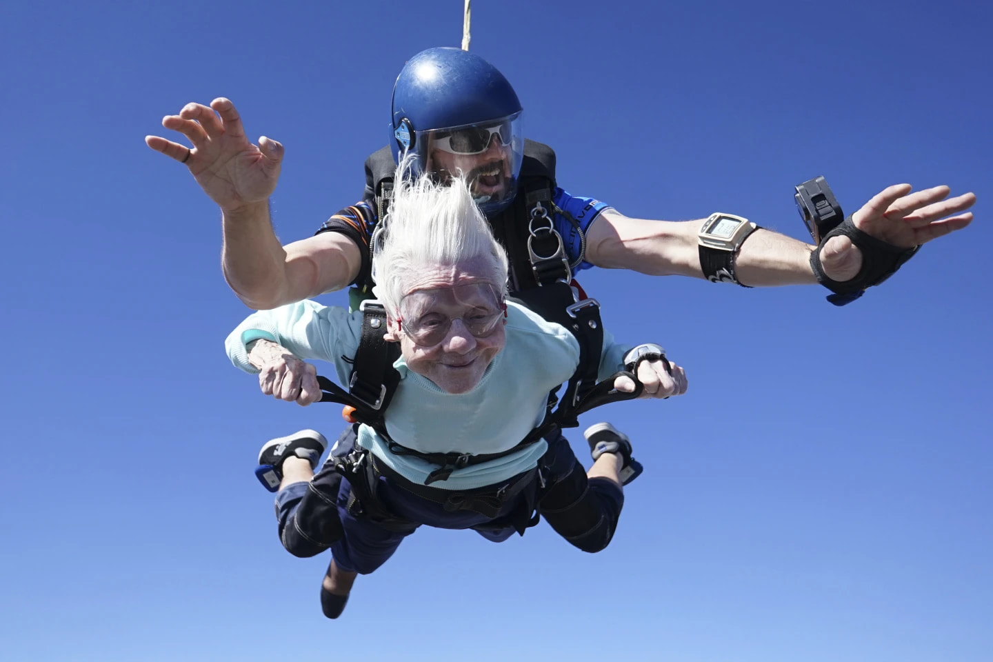 Chicago woman, 104, skydives from plane, aiming for record as the world’s oldest skydiver