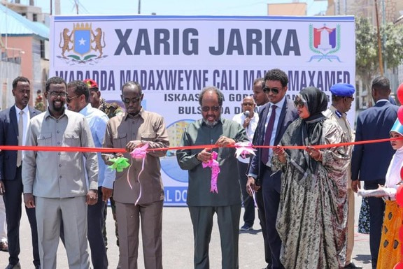 President Hassan Sheikh inaugurates newly constructed roads in Mogadishu