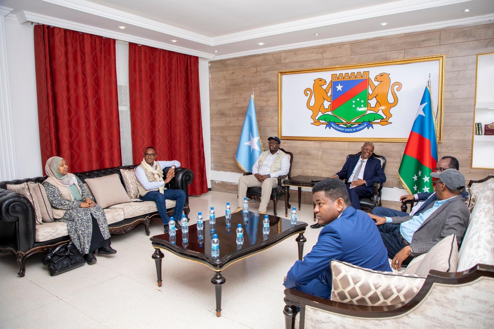 The Deputy PM meets Southwest State President together with other officials