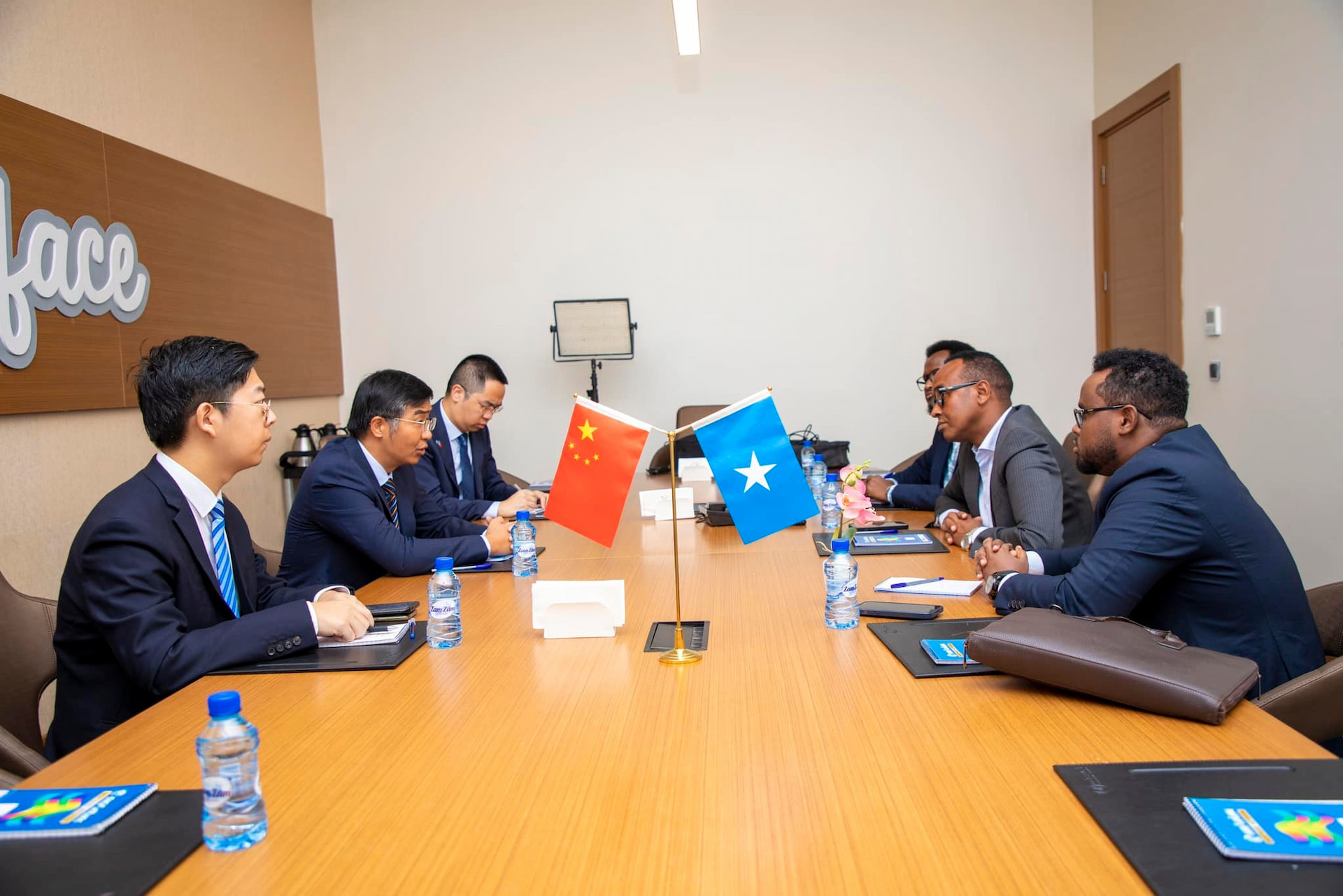 China provides humanitarian assistance to Somalia