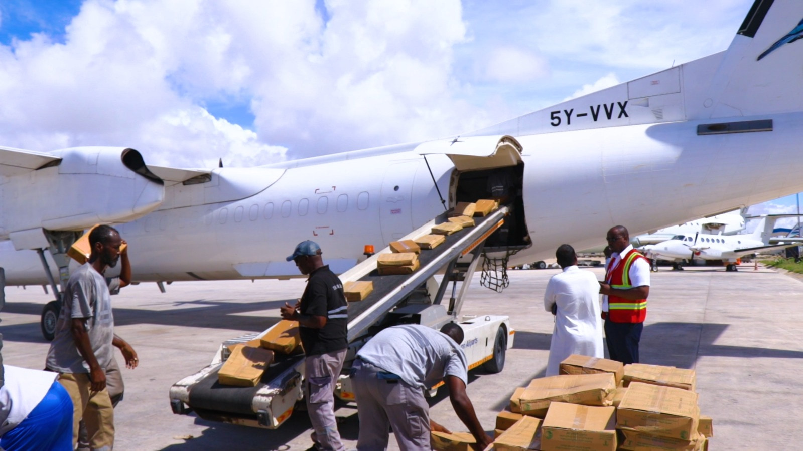 SoDMA delivers humanitarian aid to flood-hit Baydhabo