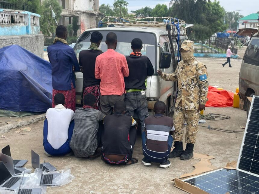 Somali Intelligence Forces Intercept Vehicles Carrying Supplies to Khawarij