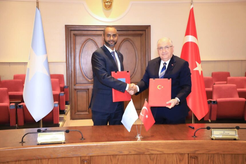 Somalia and Turkey sign defense agreement
