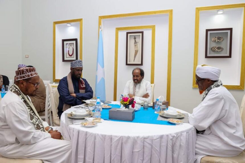 Somali President Meets with Scholars to Discuss War Against Al-Shabaab