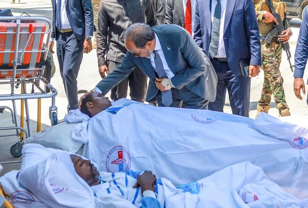 President Hassan Sheikh sees off 19 injured people at the airport