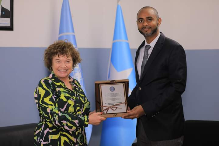 Somali Defense Minister Bids Farewell to UN Special Envoy