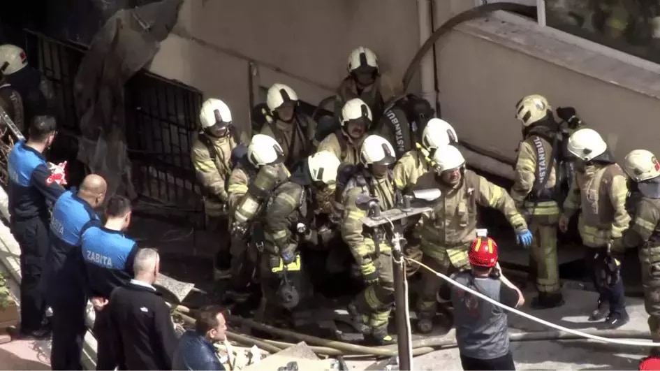 Fire at Istanbul nightclub kills 15 people, mayor says