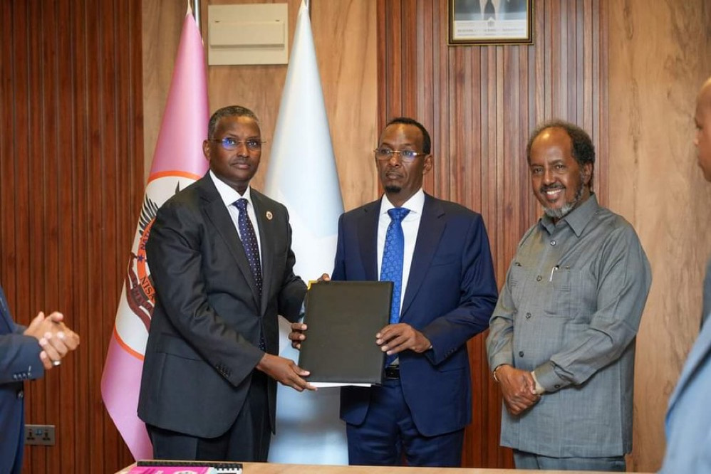 President Hassan witnesses NISA leadership handover ceremony