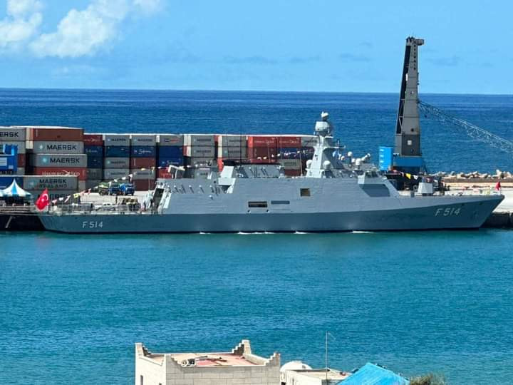 The first Turkish warship arrives in Mogadishu Port