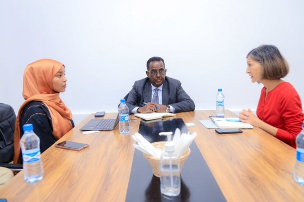 Minister of Interior meets USAID Mission Director in Mogadishu