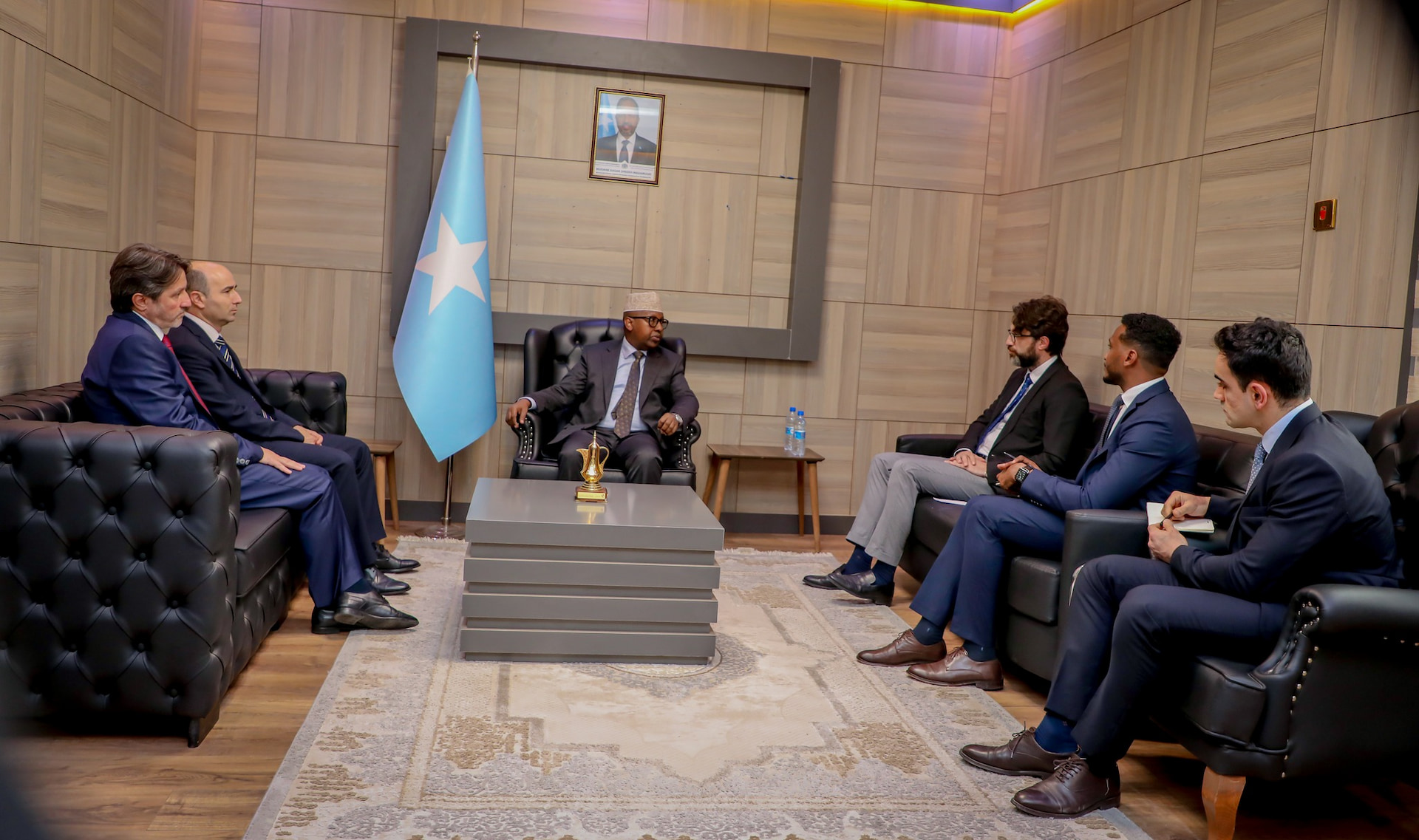 Somali FM Discusses Enhanced Cooperation in Diplomatic Training with Turkish Diplomatic Academy Director