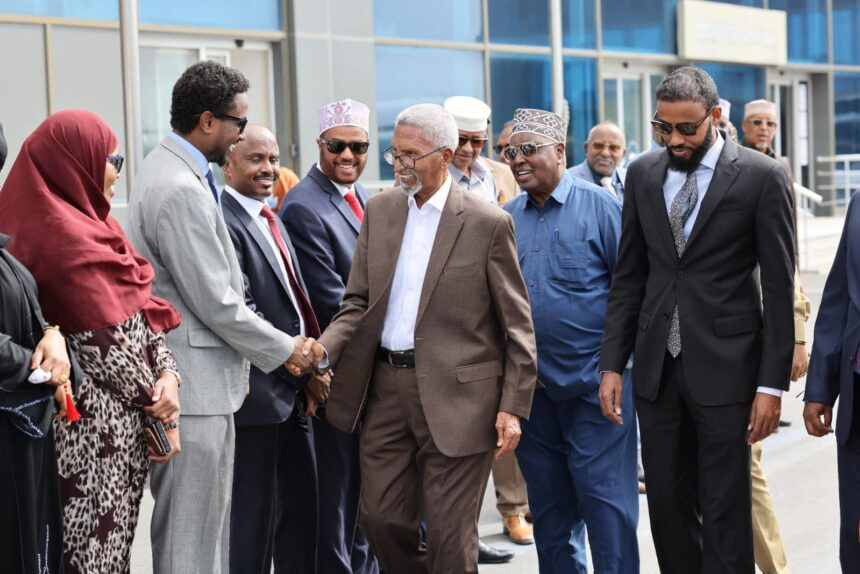 Senate Speaker Abdi Hashi Accorded Grand Welcome on Return to Mogadishu