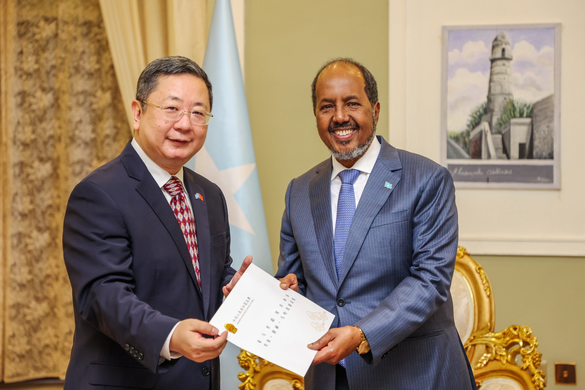 Somali President receives credentials from the new Chinese Ambassador