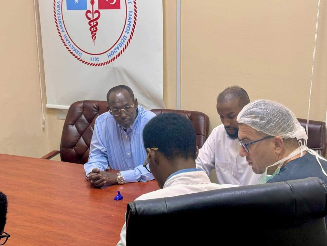 Mayor Jimale Leads Mogadishu’s Response to Tragic Terrorist Attack on Seaside Restaurant
