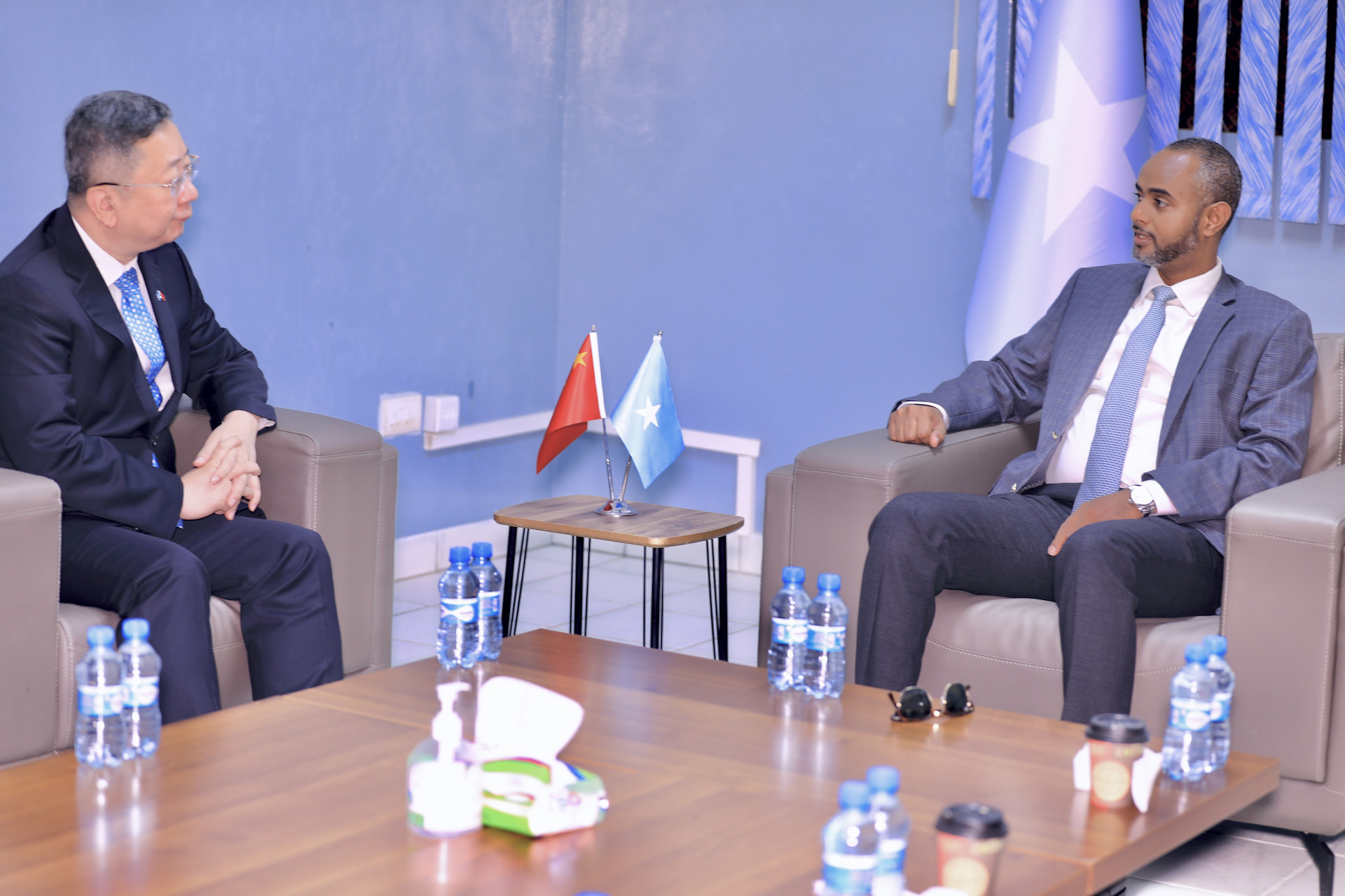 Somali Defense Minister Meets Chinese Ambassador to Strengthen Defense Cooperation