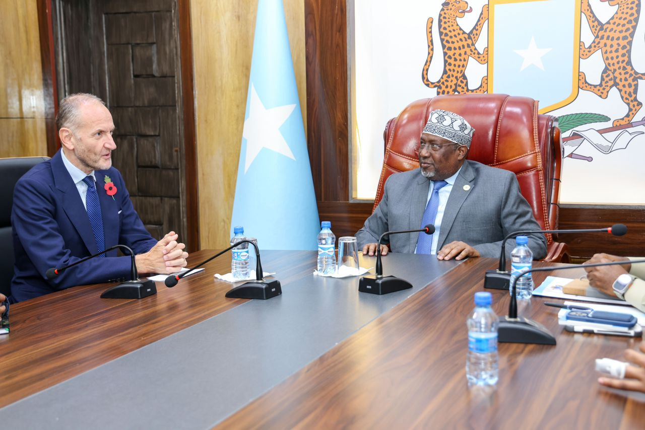 Acting President meets UK Ambassador in Mogadishu, discusses strengthening relations