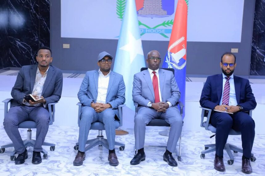 Mayor of Mogadishu Discusses Tax Reforms with Business Leaders of Somalia