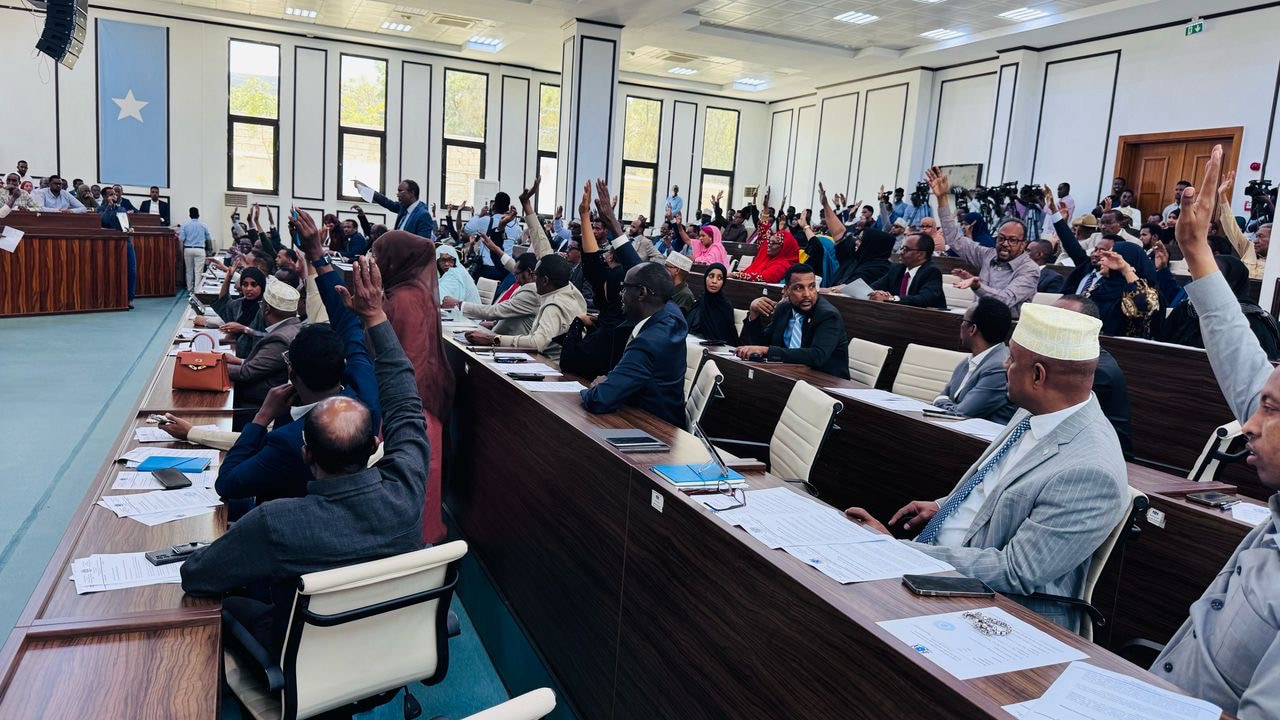 Somali Parliament approves Youth Justice and Income Tax Bills