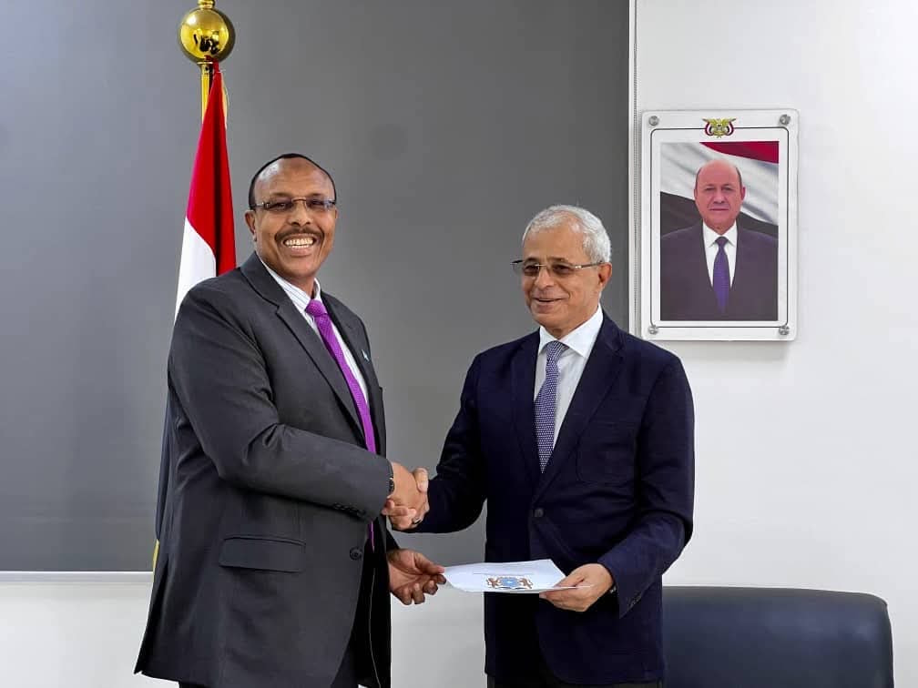 Somali Ambassador to Yemen presents a copy his credentials to Deputy Foreign Minister