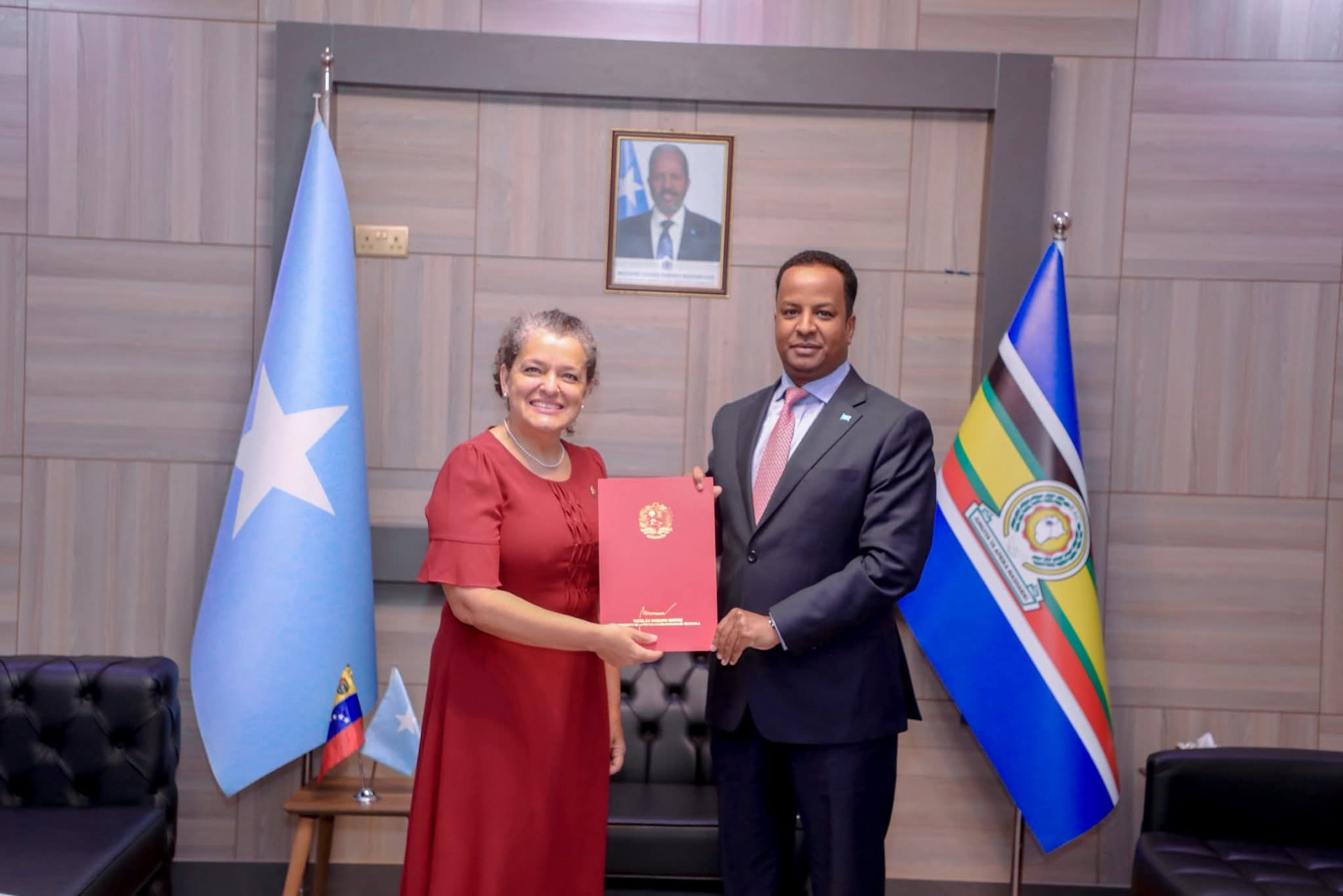 Foreign Minister Abdisalam Abdi Ali Receives Credentials from New Ambassador of Venezuela
