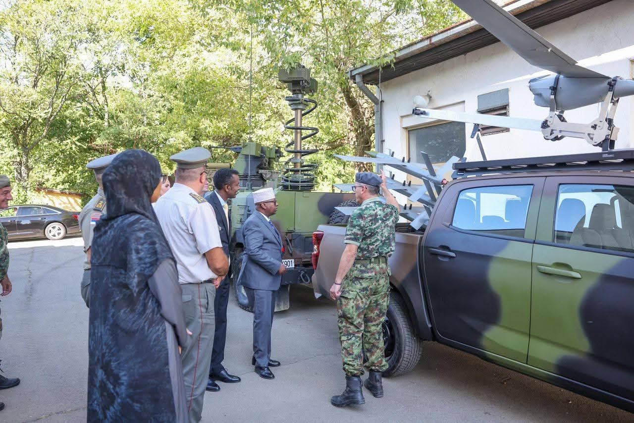 Minister of Defence Visits Military Technical Institute in Belgrade
