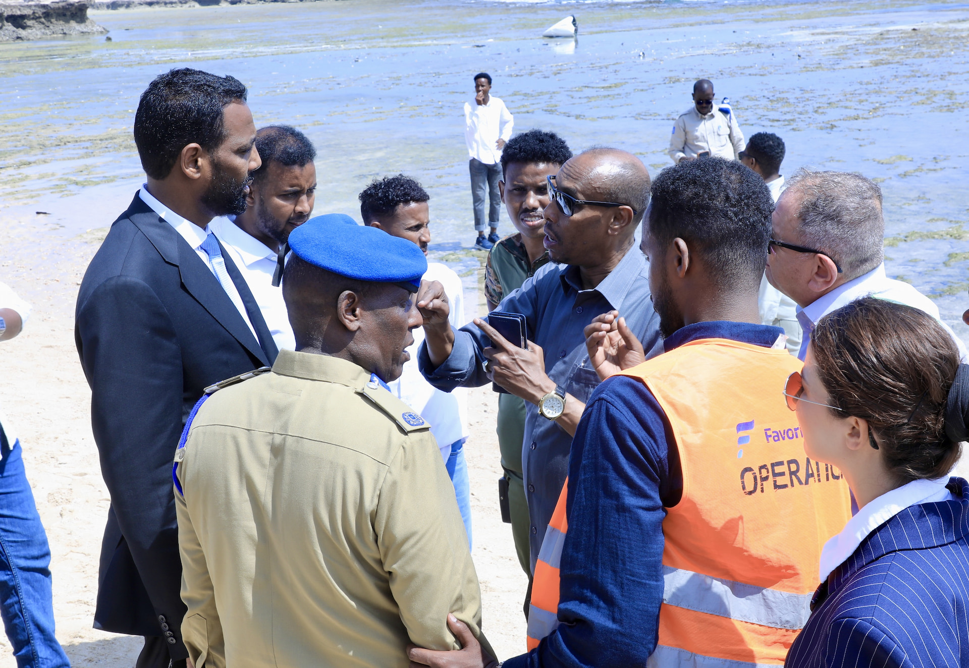 Minister of Transport Inspects Crash Site at Aden Adde Airport, Confirms Launch of Official Investigation