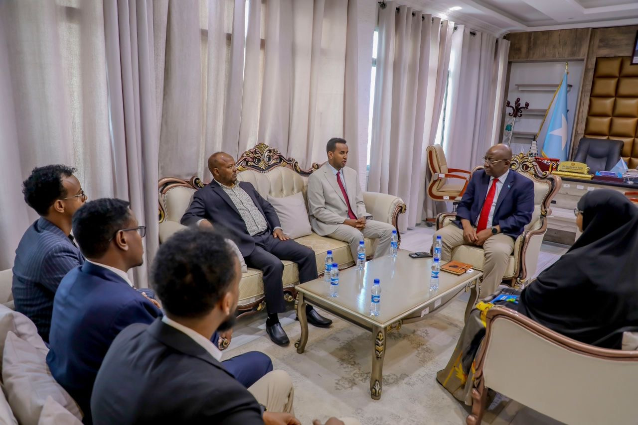 Minister of Information Meets a Delegation from Northeast State of Somalia