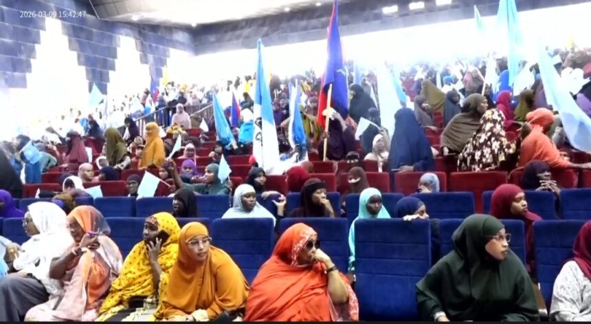 Mogadishu residents welcome the completion of the constitution