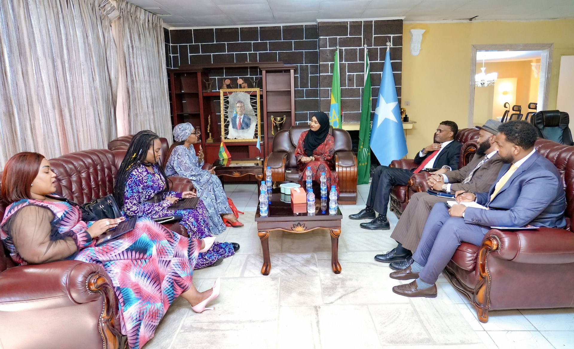 Minister of Family Meets African Union Envoy on Protection of Children
