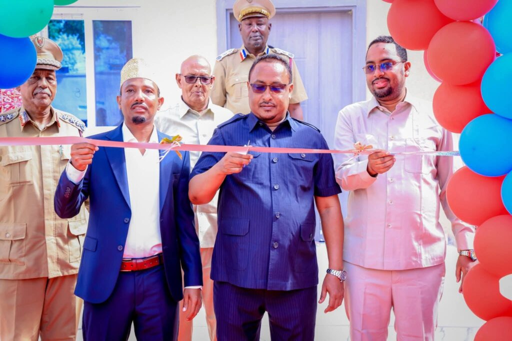 Mogadishu Mayor Inaugurates Renovated Shangani District Headquarters