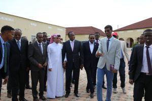 Ra"iisul wasaaraha dalka oo amaanay mashaariicda horumarineed ee hay"adda Qatar Charity ay ka fulinayso dalka+sawirro
