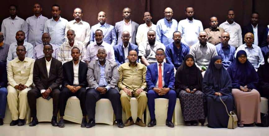 Wasiirka Waxbarashada oo la kulmay madaxda Jaamacaddaha dalka “SAWIRRO”