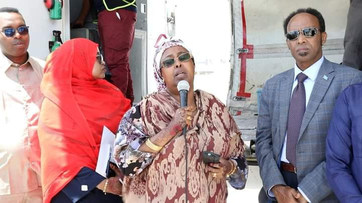 Guddiga Qaran ee Gurmadka Abaaraha oo bilaabay in ay Gobolada dalka u kala diraan sahaydii gurmadka Abaaraha ee ka timid Dowladda Imaaraadka Carabta