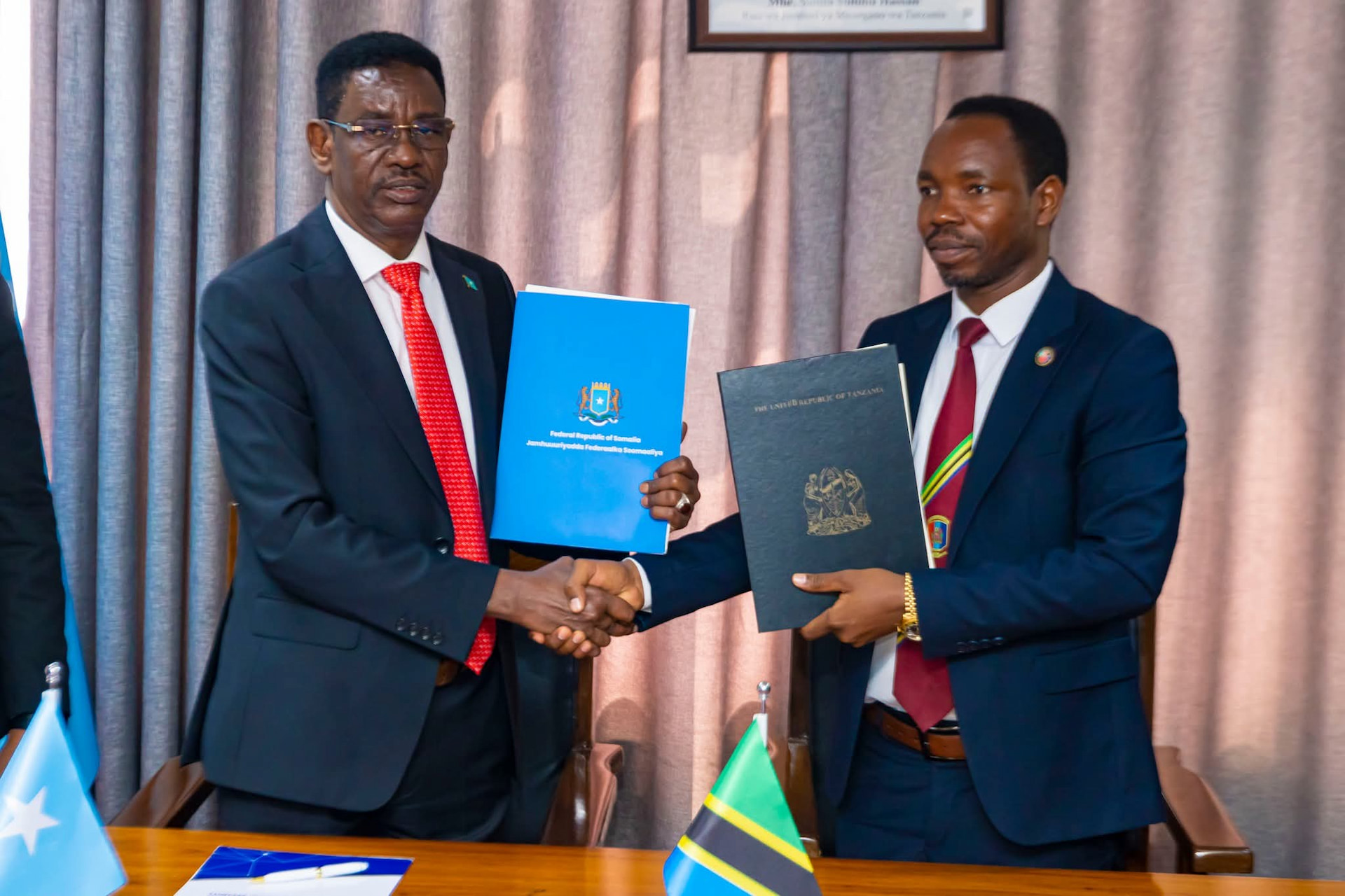 Soomaaliya iyo Tanzania oo kala saxiixday Heshiis Is-Afgarad oo ku Saabsan Arrimaha Socdaalka Labada Dal