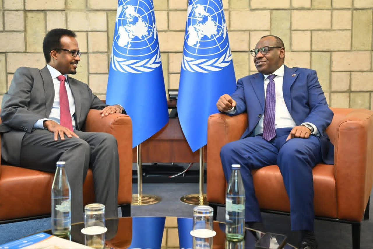 Wasiirka ganacsiga oo Addis Ababa kula kulmay mas’uul sare oo QM ka tirsan
