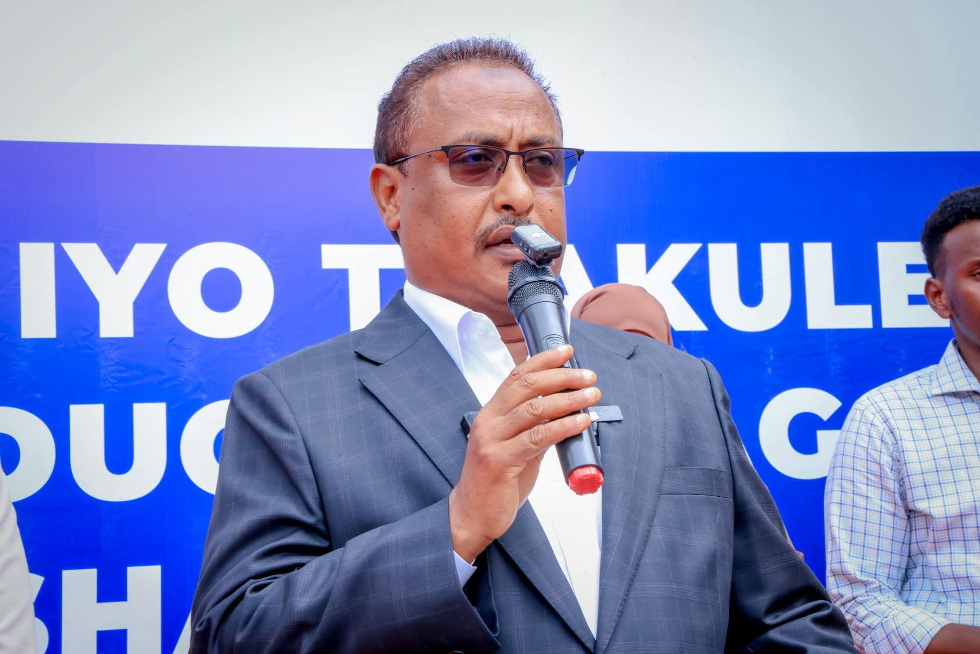 Guddoomiyaha Gobolka Banaadir oo Ciid-siin iyo Taakuleyn Gaarsiiyay Dugsiga Agoonta Wiilasha Kaaraan