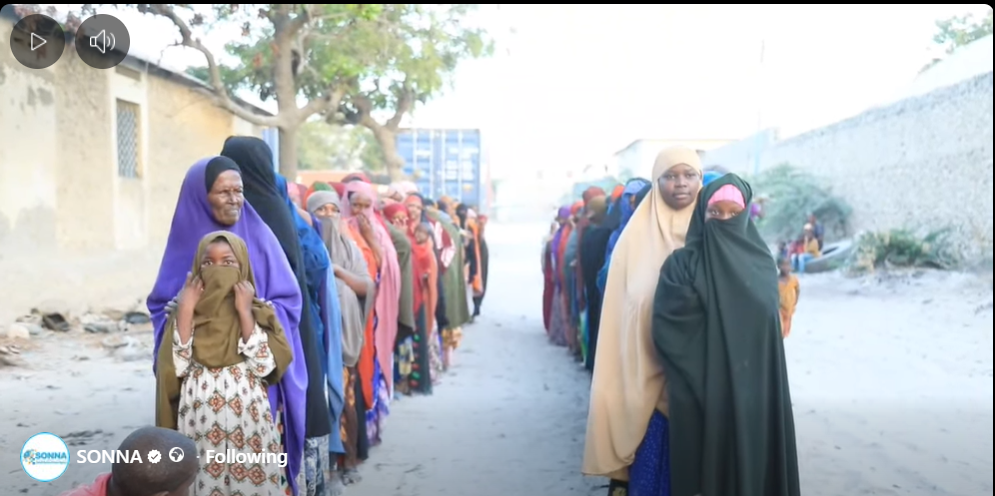 Barnaamij lagu afurinaayo dadka barakacayaasha ah oo ka socda Muqdisho