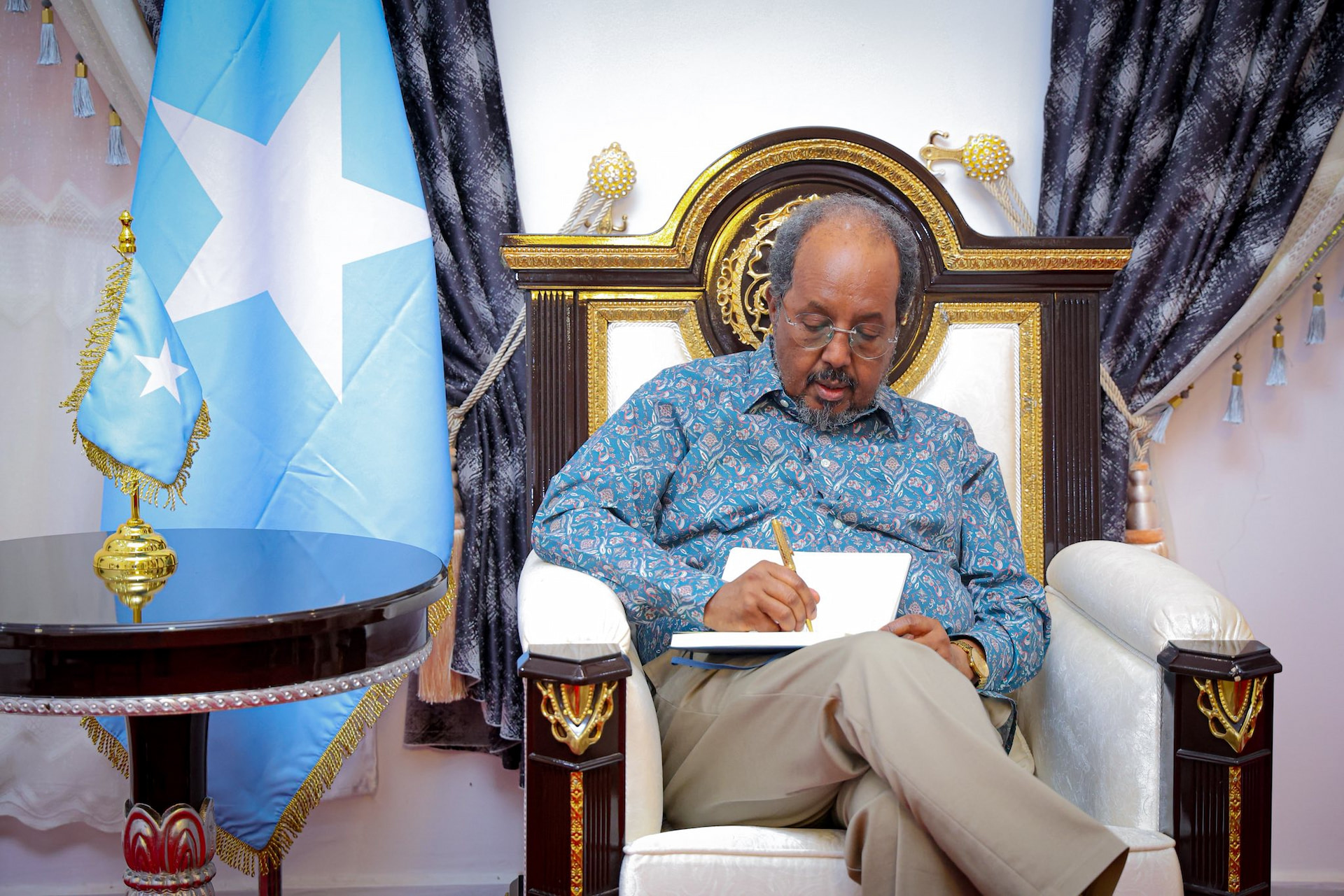 Madaxweyne Xasan Sheekh oo soo gabangabeeyey wadatashiyo siyaasadeed iyo kulamo dib u heshiisiineed ee uu ka waday Koofur Galbeed