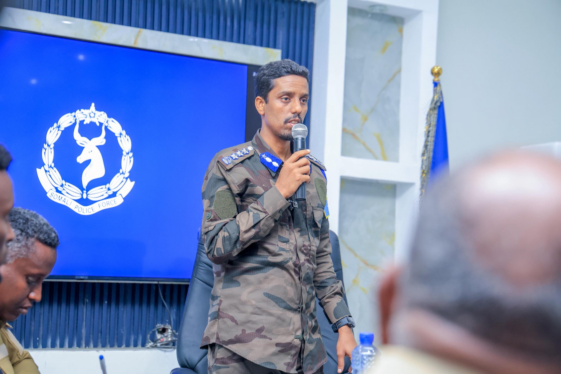 Taliyaha Ciimada Booliska Soomaaliya oo Baydhabo kula kulmay Saraakiisha ciidamada