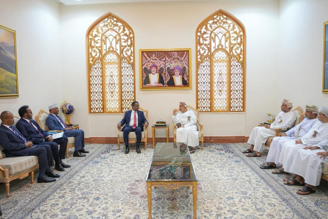 Soomaaliya iyo Cumaan oo xoojinayo iskaashiga dhinacyada Gaadiidka iyo Isgaarsiinta