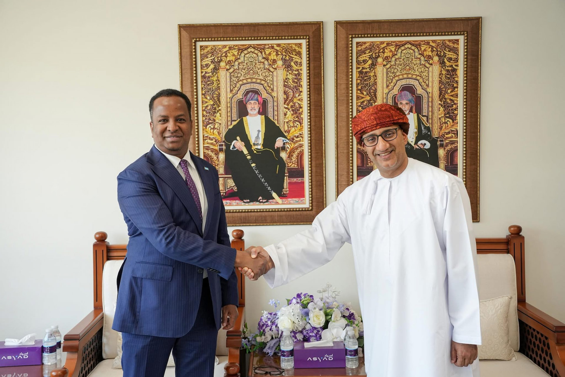 Wasiirka Arrimaha Dibadda XFS oo Muscat kula kulmay hoggaanka sare ee ASYAD
