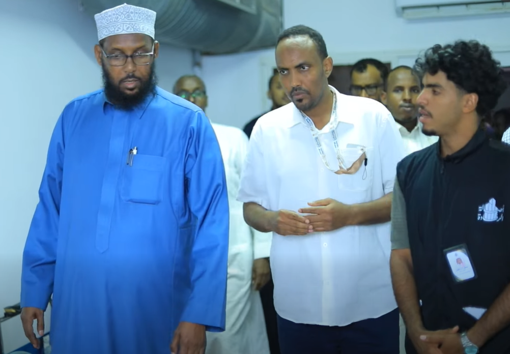 Wasiirka Awqaafta oo kormeeray goobaha loo diyaariyay in ay degaan Xujeyda Soomaaliyeed