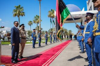 Safiirka JFS ee Dalka Liibiya oo laga guddoomay warqadaha aqoonsiga danjirenimo