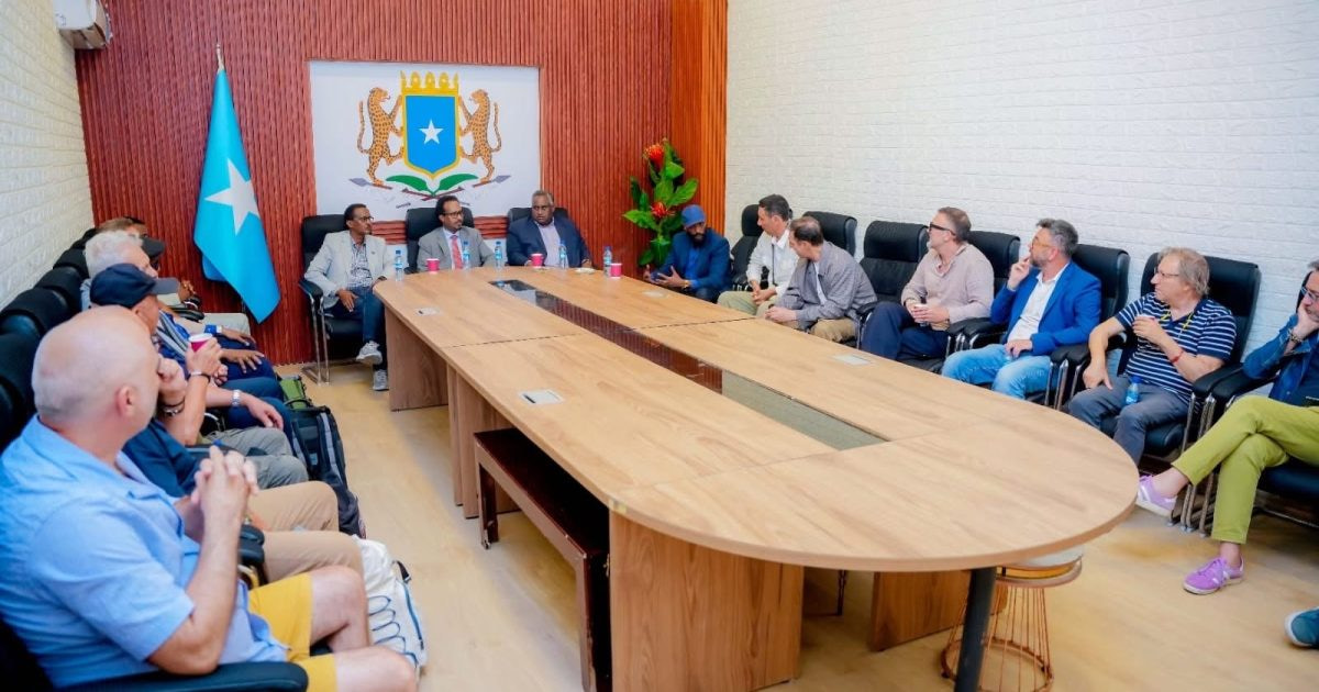 Wasiirka Ganacsiga oo Muqdisho kusoo dhaweeyay wafdi ganacsato ajaanib ah