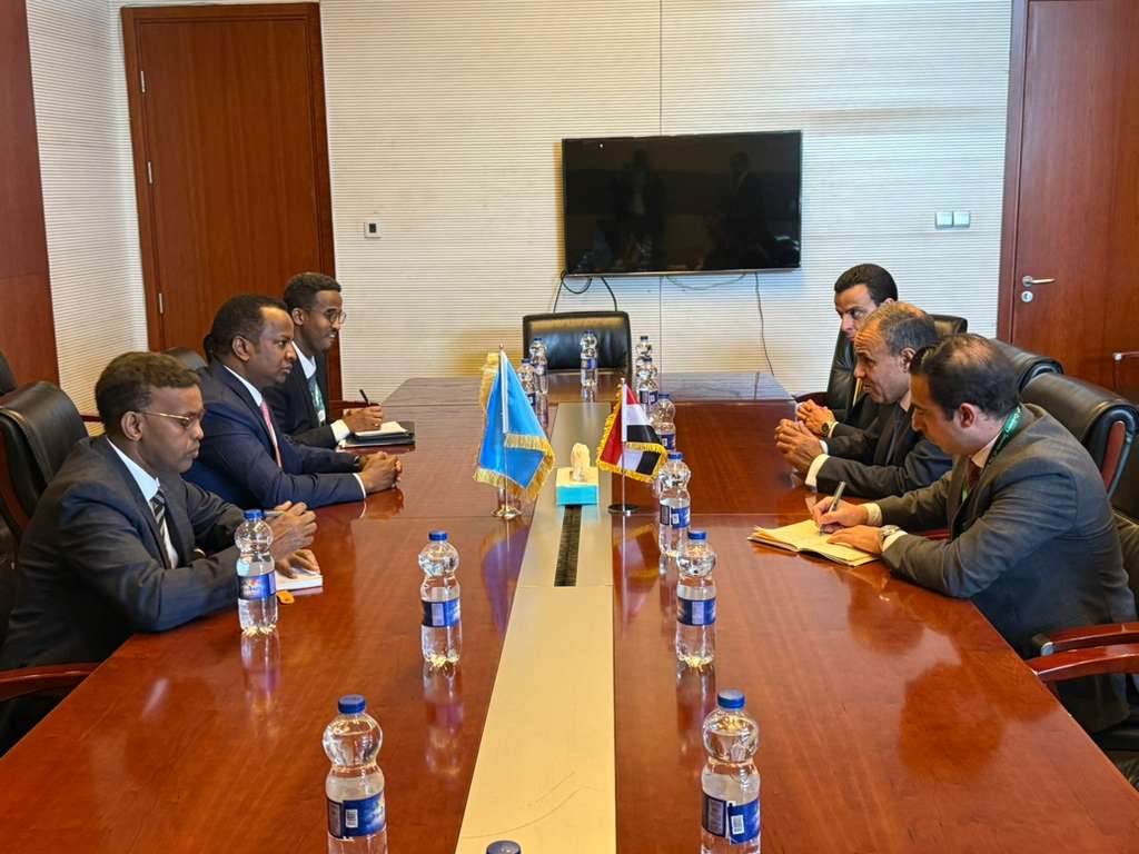 الصومال – الصومال ومصر يعقدان اجتماعا ثنائيا لتعزيز التعاون الاستراتيجي
