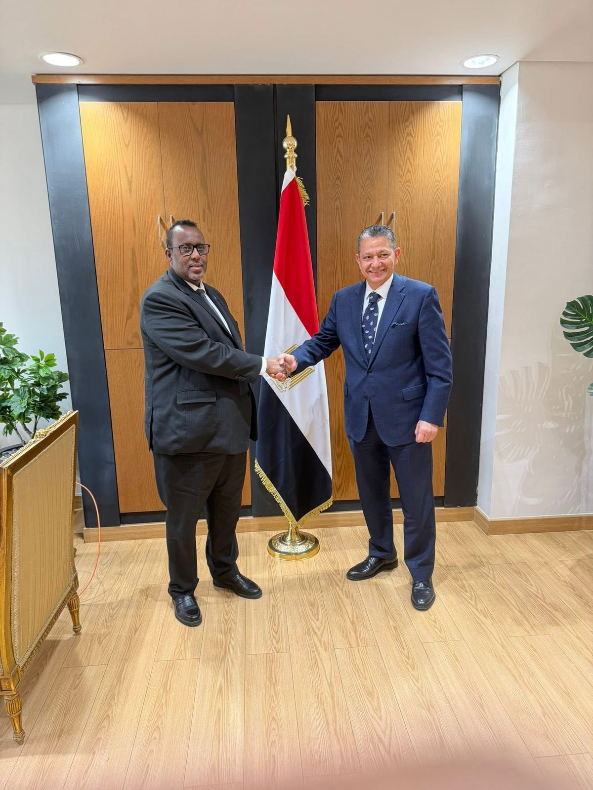 الصومال – سفير الصومال بالقاهرة يجتمع مع مساعد وزير الخارجية المصري