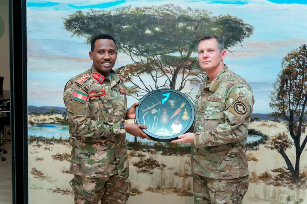 الصومال – قائد الجيش يبحث مع قيادة العمليات الخاصة الأمريكية في أفريقيا تعزيز التعاون الأمني